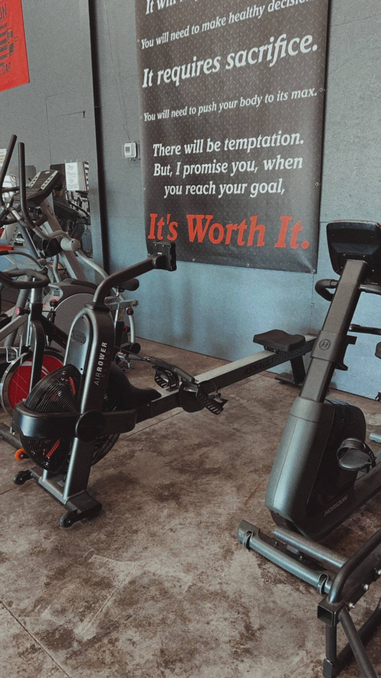 Cardio equipment with motivational banner